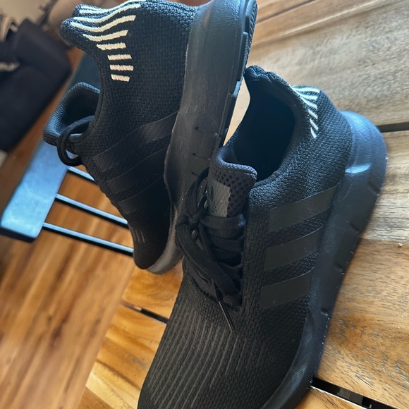 Women’s Swift Run - Picture 2 of 3